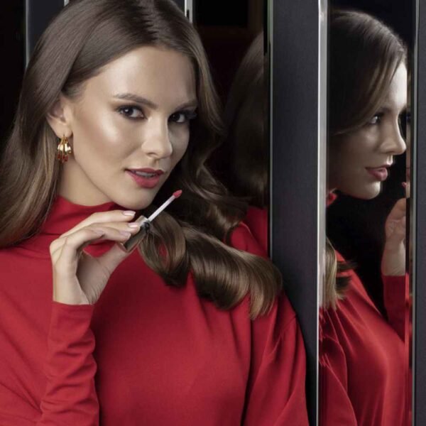 Eveline Variete Matte Liquid Lipstick with Hyaluronic Acid 4.5ml - Image 4