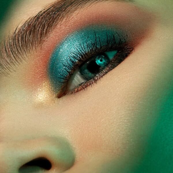 Eveline Variete 18 Colors Eyeshadow Palette 18g - Image 3